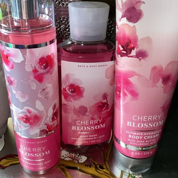 Bath and Bodyworks Cherry Blossom 🌸 Gift Set Combo - Picture 2 of 3